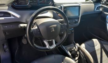 
									PEUGEOT 2008 complet								