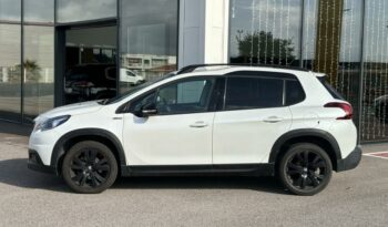 
									PEUGEOT 2008 complet								