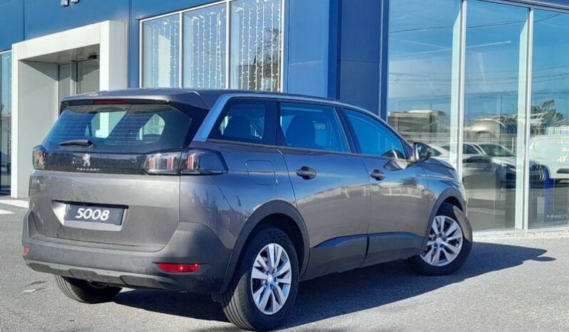 
								PEUGEOT 5008 complet									