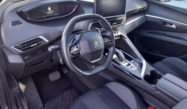 
								PEUGEOT 5008 complet									