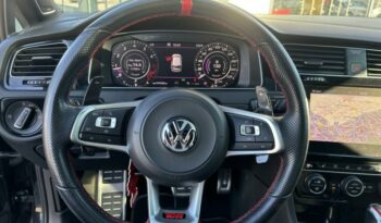 
									VOLKSWAGEN Golf complet								