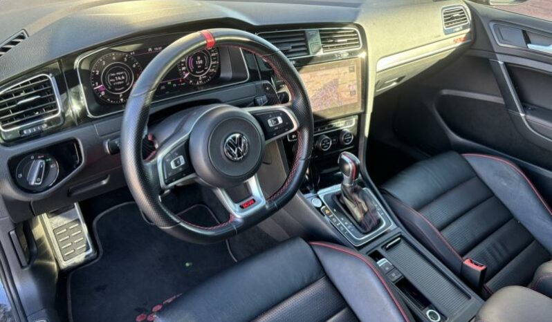 
								VOLKSWAGEN Golf complet									