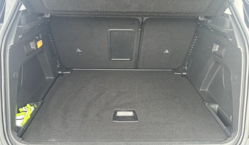 
								PEUGEOT 3008 complet									