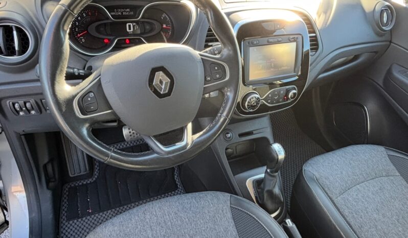
								RENAULT CAPTUR complet									