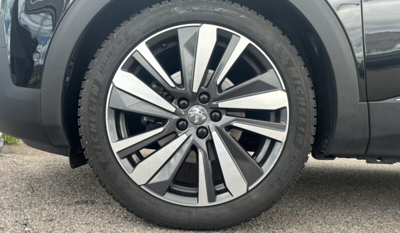 
								PEUGEOT 3008 complet									