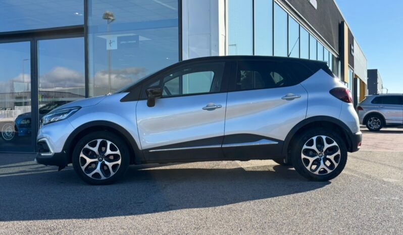 
								RENAULT CAPTUR complet									