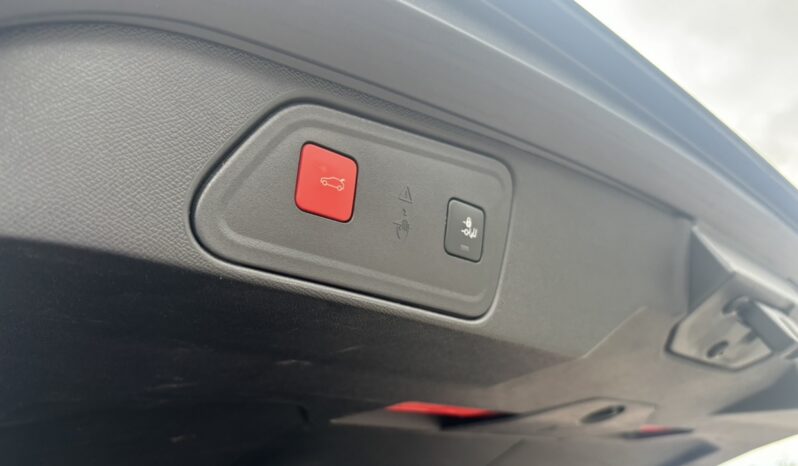 
								PEUGEOT 3008 complet									