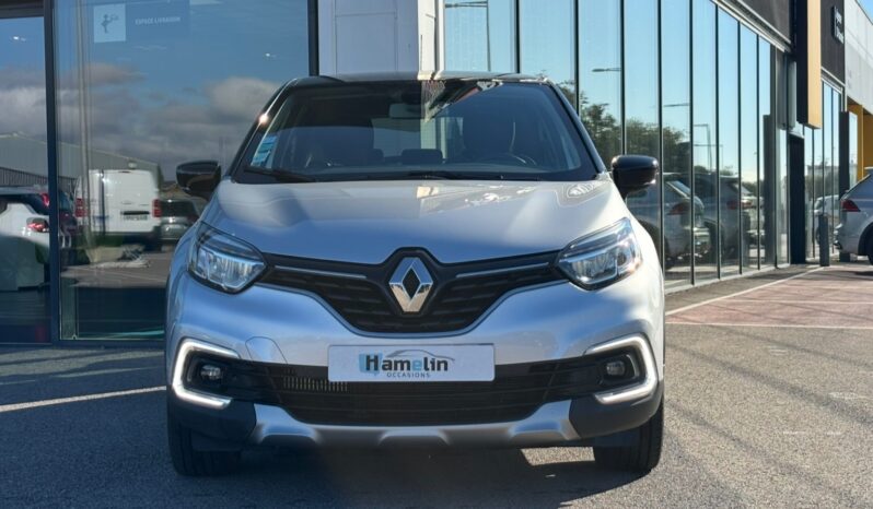 
								RENAULT CAPTUR complet									