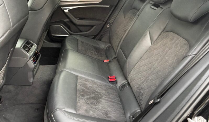 
								AUDI RS6 AVANT complet									
