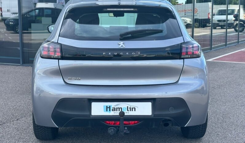 
								PEUGEOT 208 complet									