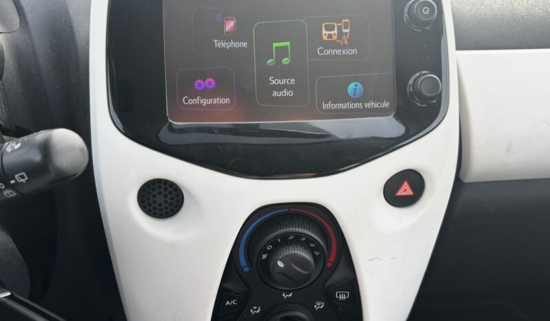 
								PEUGEOT 108 complet									