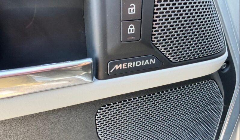
								LAND ROVER DEFENDER complet									
