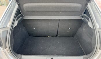 
									PEUGEOT 208 complet								
