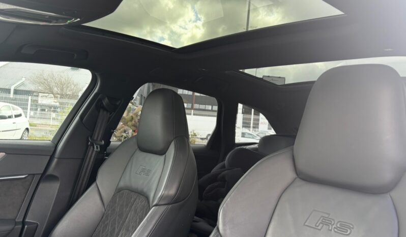 
								AUDI RS6 AVANT complet									