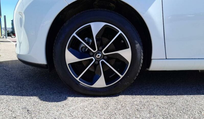 
								RENAULT ZOE complet									