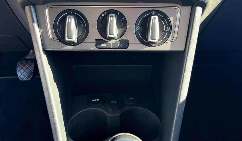 
								VOLKSWAGEN POLO complet									