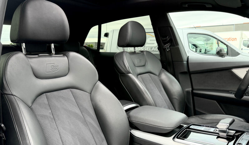 
								AUDI Q8 complet									