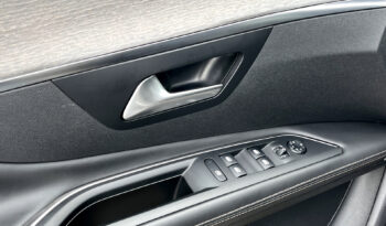 
									PEUGEOT 3008 complet								