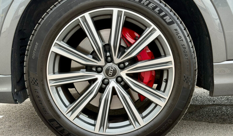 
								AUDI Q8 complet									