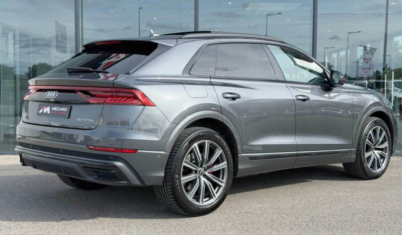 
								AUDI Q8 complet									