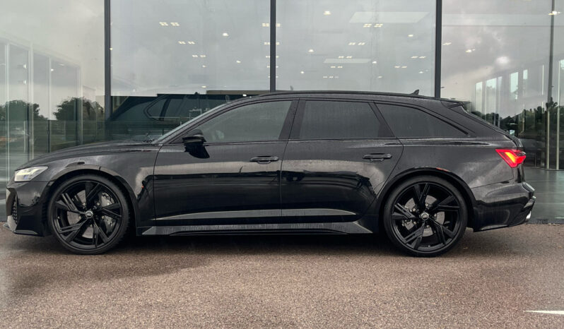 
								AUDI RS6 AVANT complet									