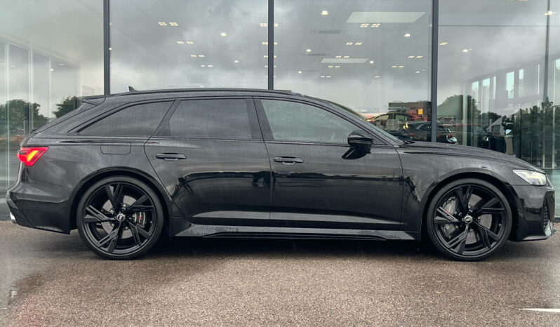 
								AUDI RS6 AVANT complet									