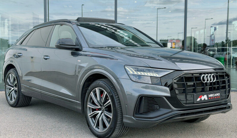 
								AUDI Q8 complet									