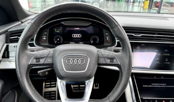 
									AUDI Q8 complet								