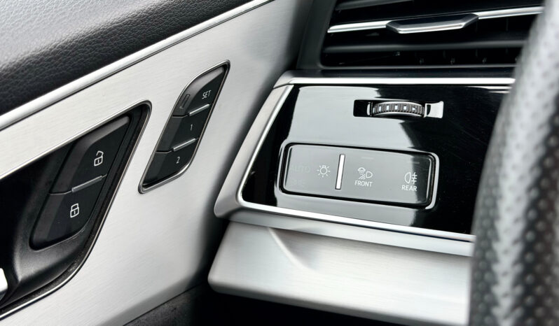 
								AUDI Q8 complet									