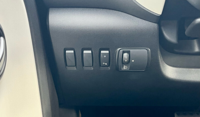 
								RENAULT TWINGO III complet									