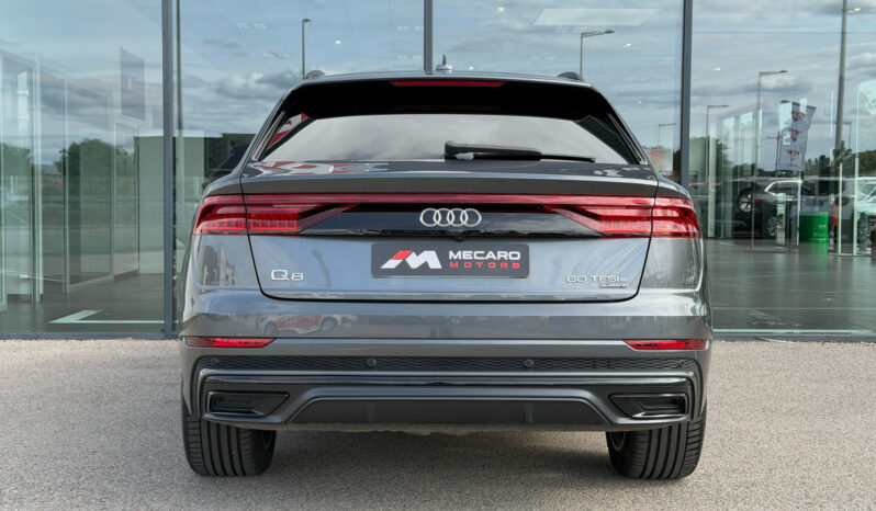 
								AUDI Q8 complet									