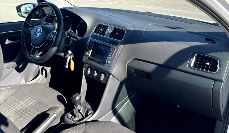 
								VOLKSWAGEN POLO complet									