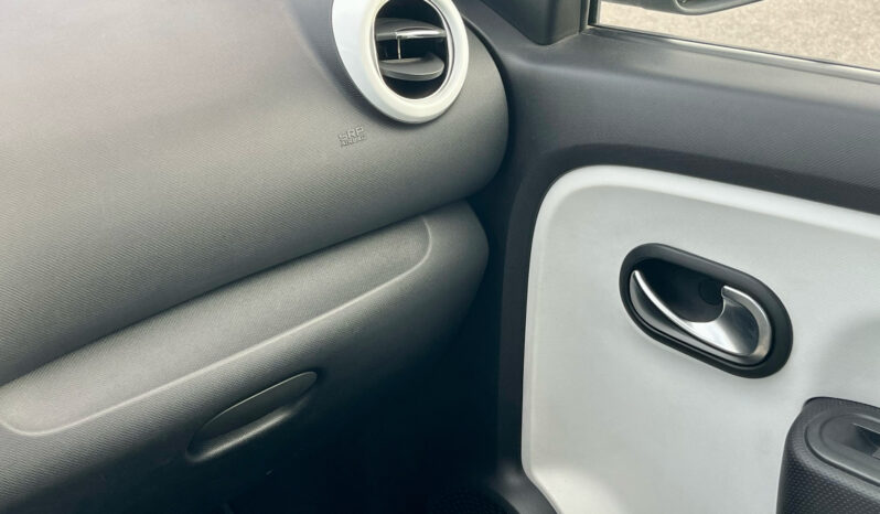 
								RENAULT TWINGO III complet									