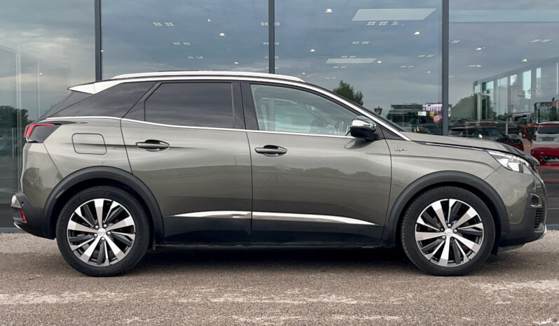 
								PEUGEOT 3008 complet									