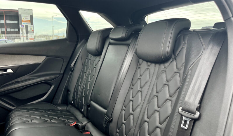 
								PEUGEOT 3008 complet									