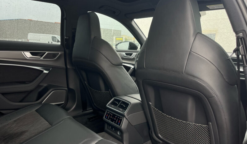 
								AUDI RS6 AVANT complet									