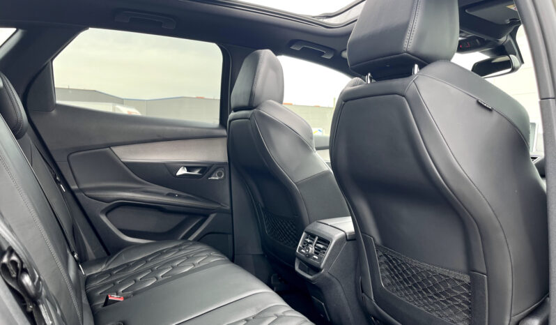 
								PEUGEOT 3008 complet									