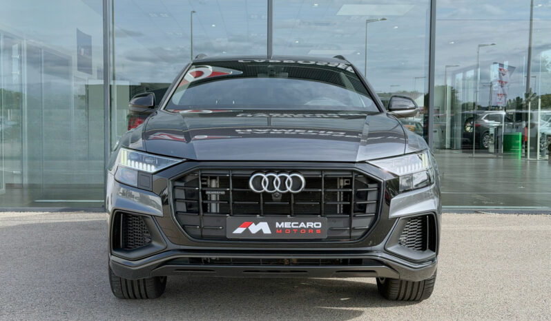 
								AUDI Q8 complet									