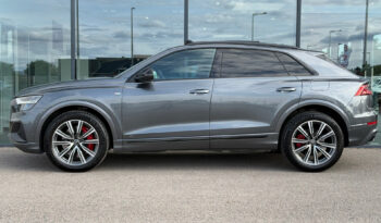 
									AUDI Q8 complet								