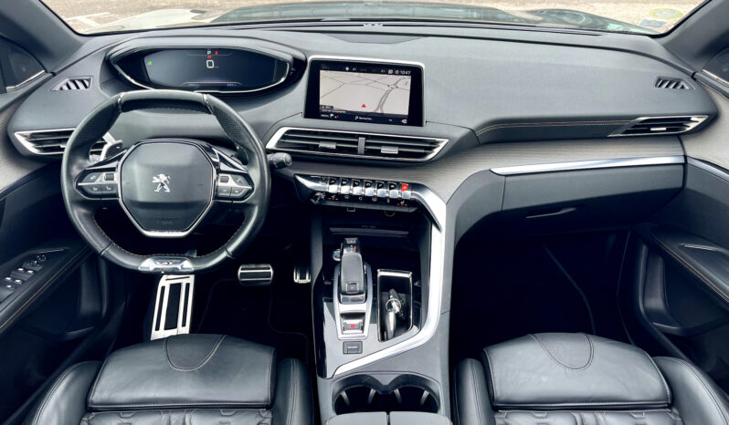 
								PEUGEOT 3008 complet									
