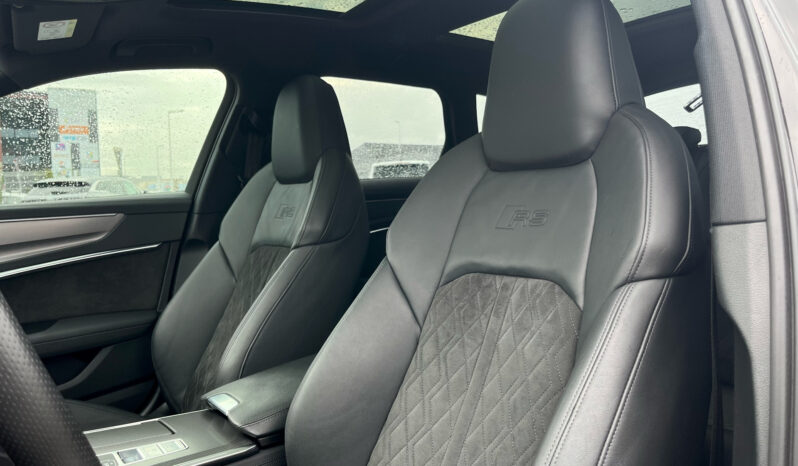 
								AUDI RS6 AVANT complet									