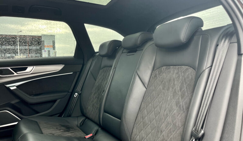 
								AUDI RS6 AVANT complet									