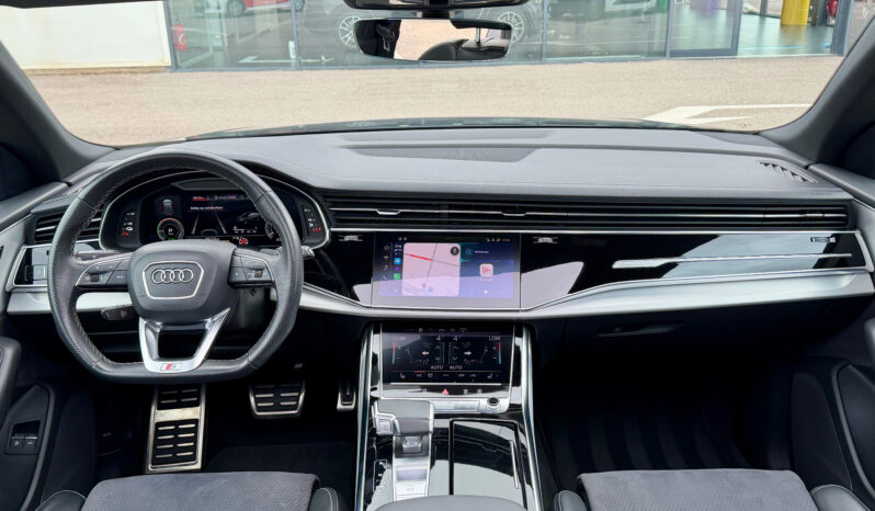 
								AUDI Q8 complet									