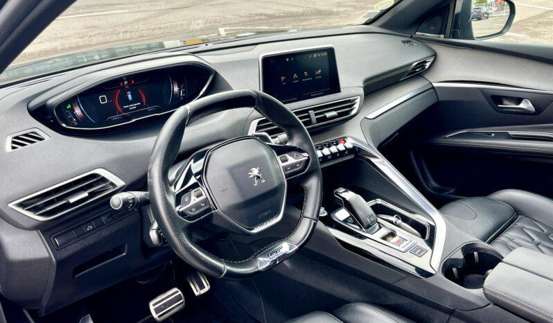
								PEUGEOT 3008 complet									